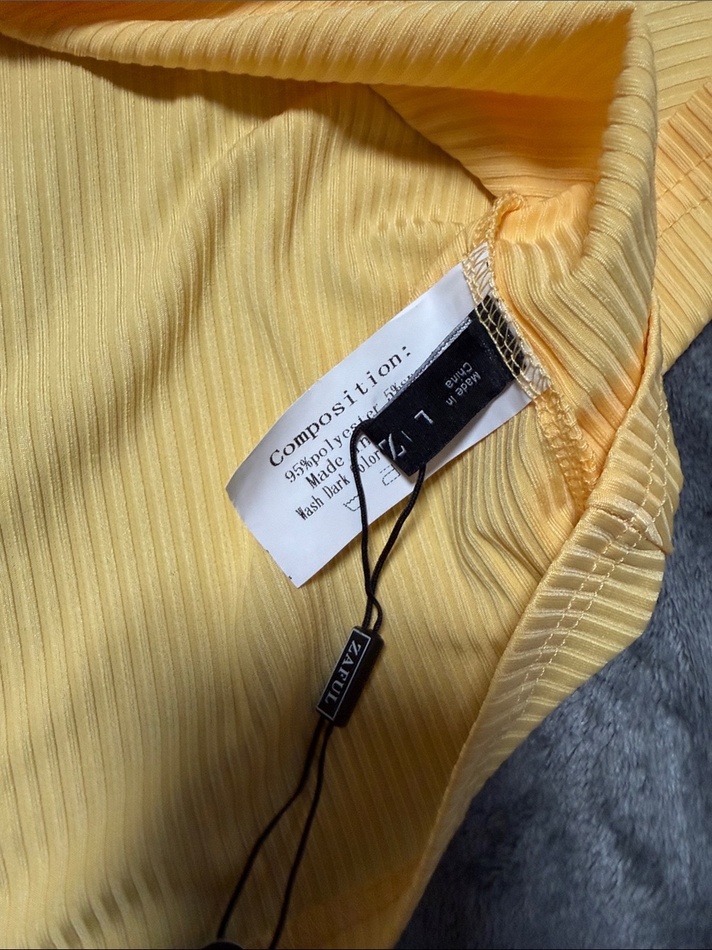 Zaful Soft Yellow Ribbed Button-Front Top - Picture 5 of 6